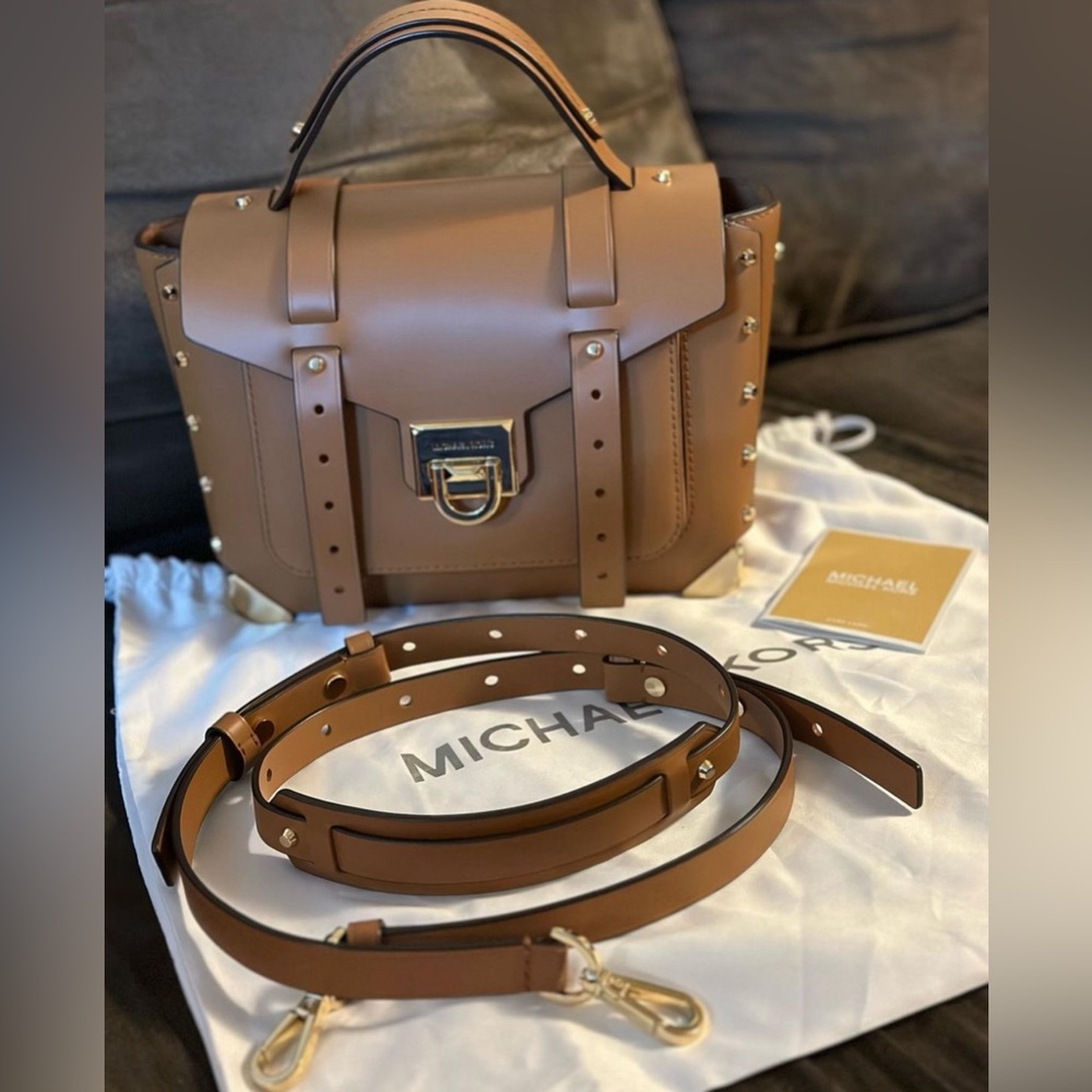 Authentic Michael Kors Manhattan Bag